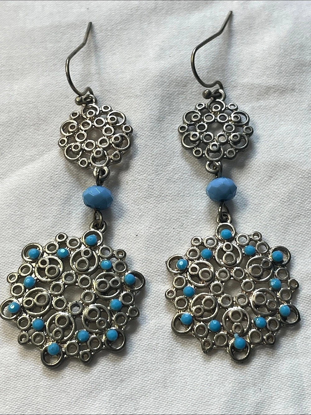 Filigree Dangle Earrings in Silver & Blue 1.5” Like New
